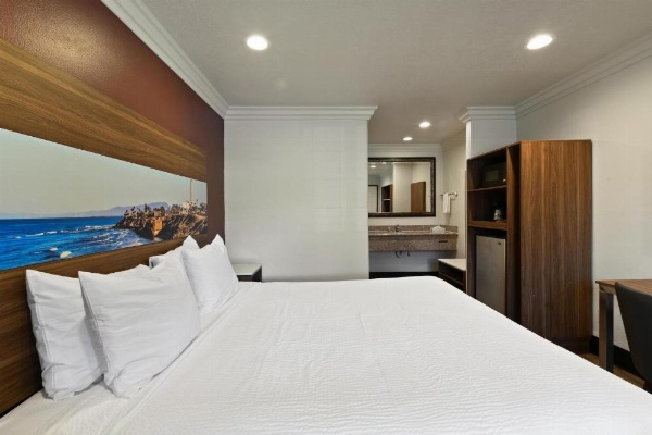 Hyland Inn near Legoland image 19