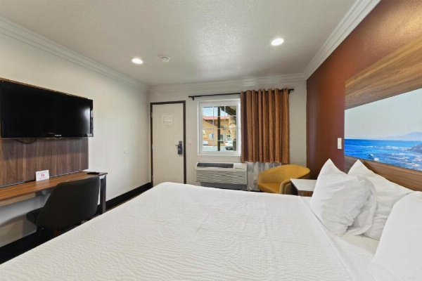 Hyland Inn near Legoland image 20