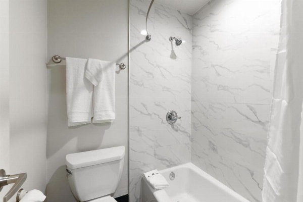 Hyland Inn near Legoland image 22