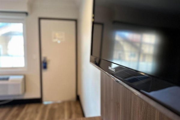 Hyland Inn near Legoland image 28