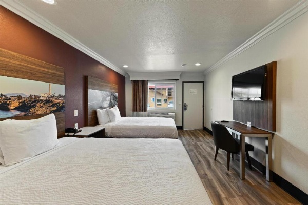 Hyland Inn near Legoland image 32