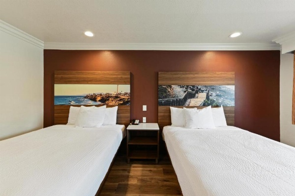 Hyland Inn near Legoland image 38