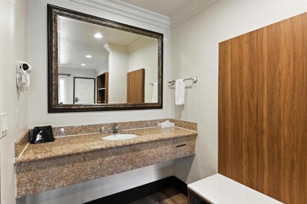 Hyland Inn near Legoland image 8